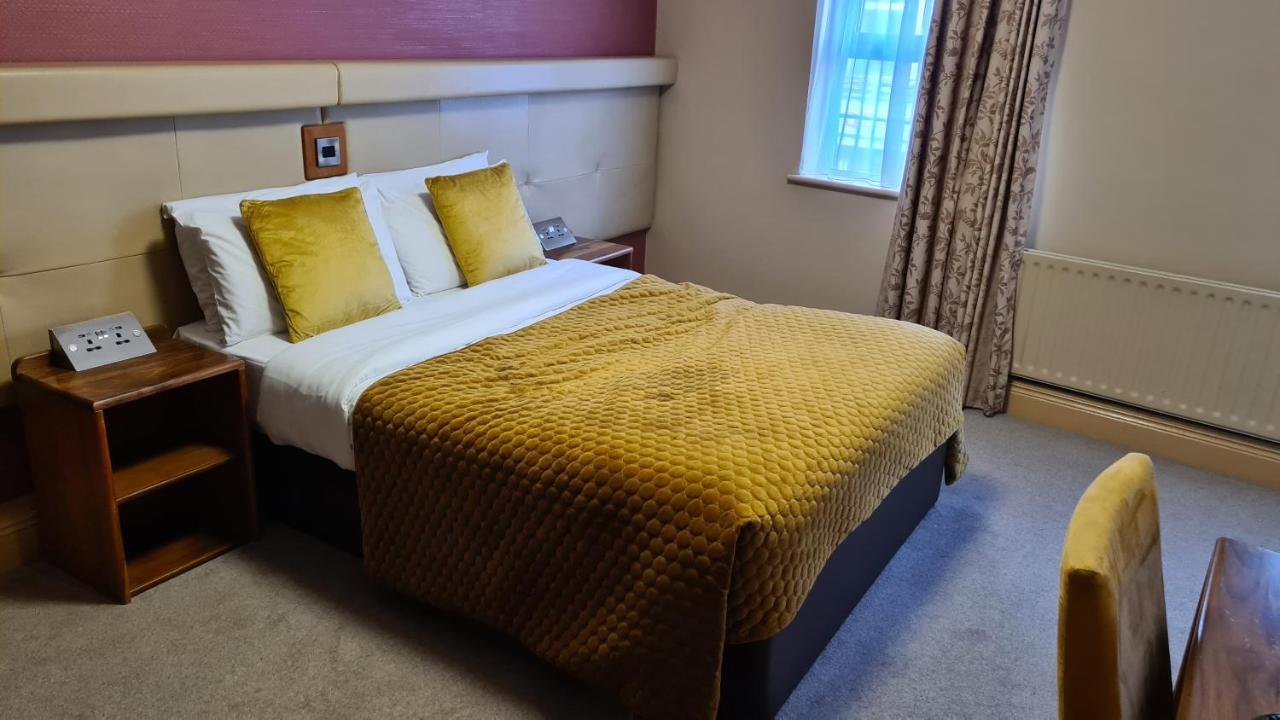 קאבן The Farnham Arms Hotel מראה חיצוני תמונה