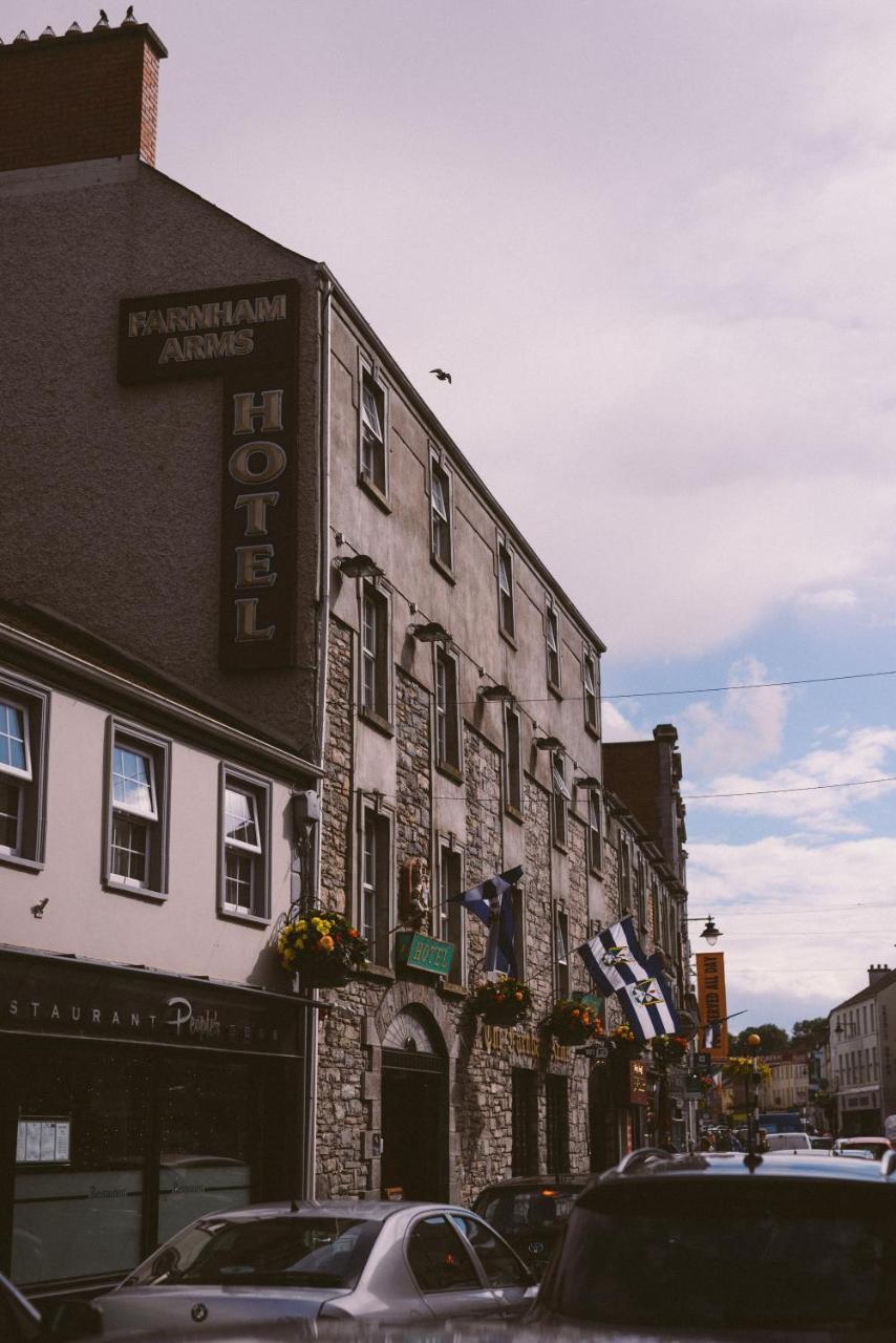 קאבן The Farnham Arms Hotel מראה חיצוני תמונה